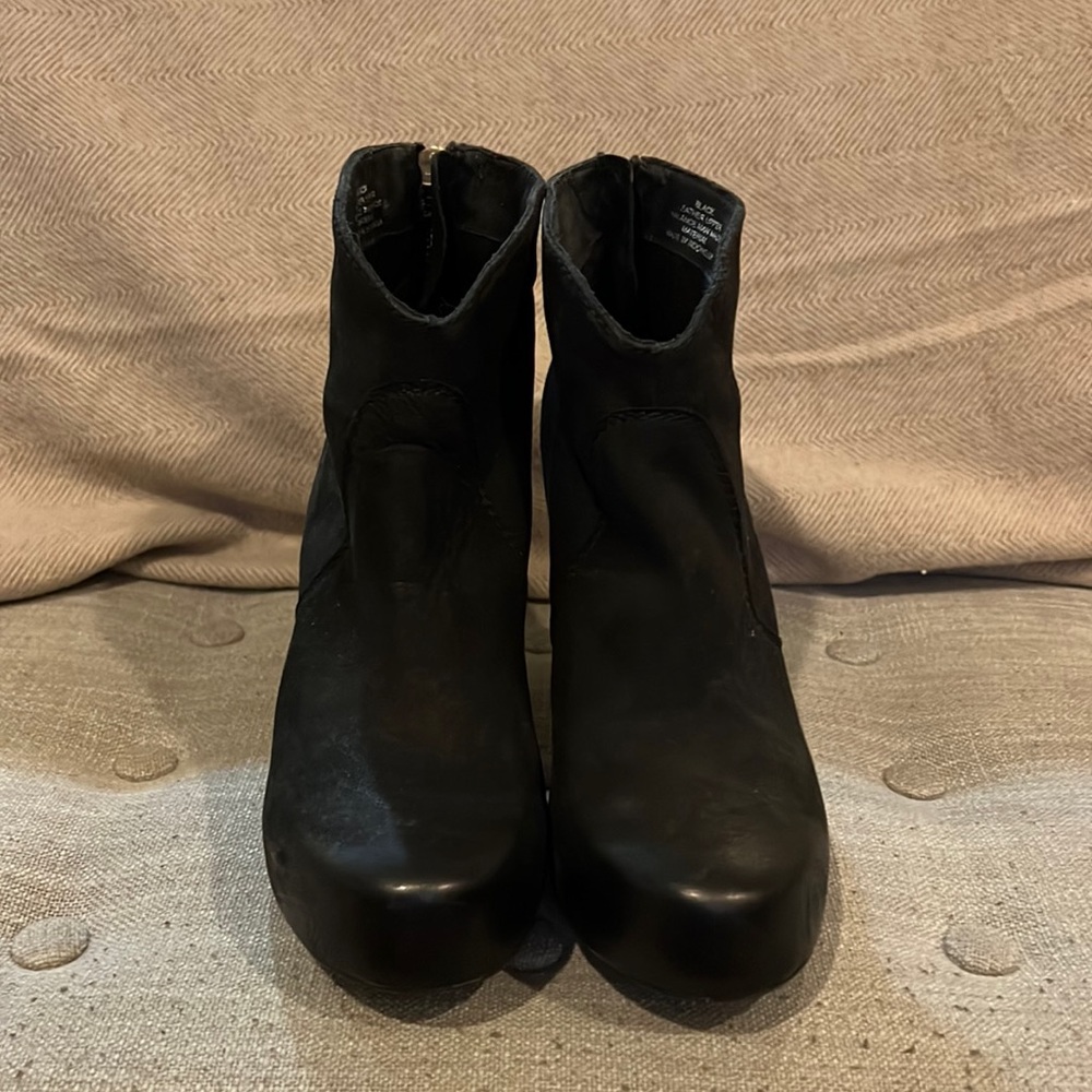 Steve Madden Good condition black suede boots 3” heel, size 7.5
